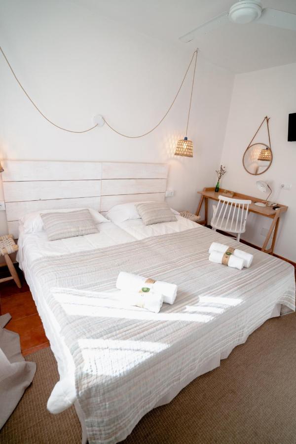 Hostal Sa Posada Set Cales Сьюдадела Экстерьер фото