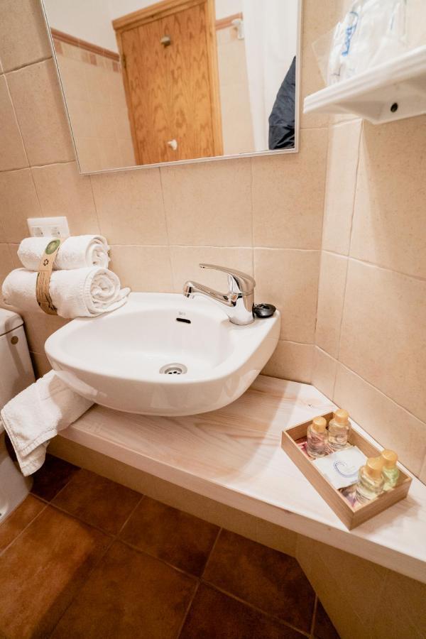 Hostal Sa Posada Set Cales Сьюдадела Экстерьер фото